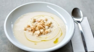 Knoblauchcremesuppe mit Croutons